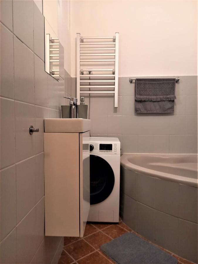 Ferienwohnung Quiet And Private Studio In The Center Budapest Exterior foto
